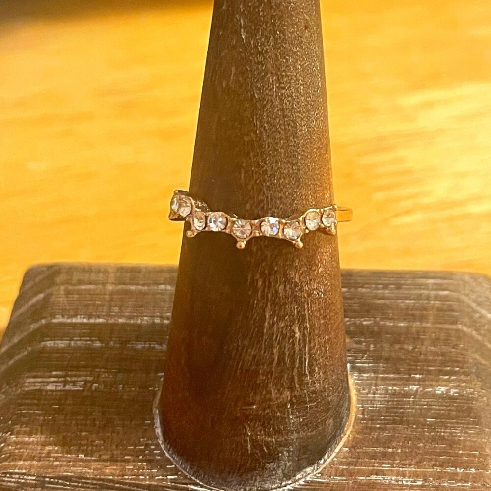 Dainty Crystal Vine Ring Size 6